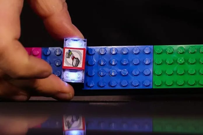 Lego yeni akıllı blok teknolojisini tanıttı: Oyun uzmanlarından hayal gücü uyarısı