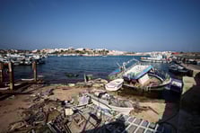 İtalya'nın Lampedusa adası açıklarında can pazarı yaşandı