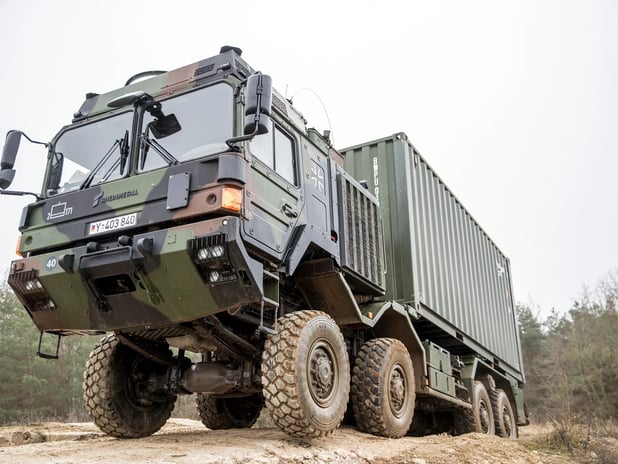 Almanya'dan 900 milyon dolarlık askeri araç siparişi