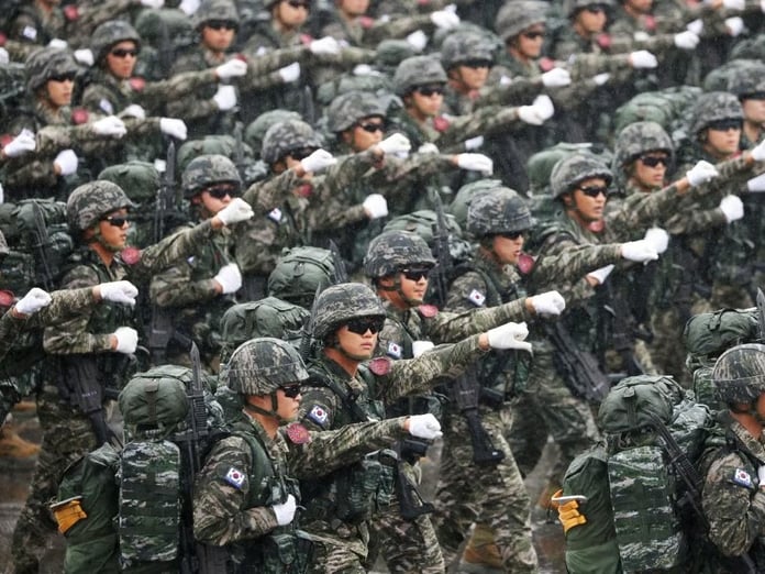 Güney Kore, küresel ve bölgesel tehditlere karşı askeri reformları hızlandıracağını duyurdu