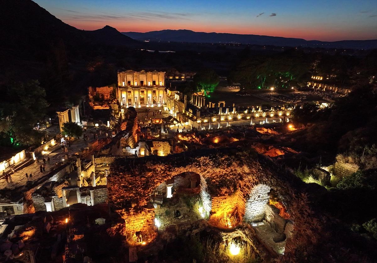 Efes Antik Kenti gece müzeciliği başladı! Günleri ve saatleri belli oldu