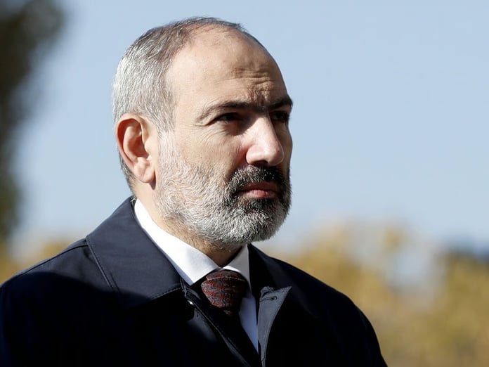 Paşinyan’dan barış anlaşması için anayasal revizyon sinyali