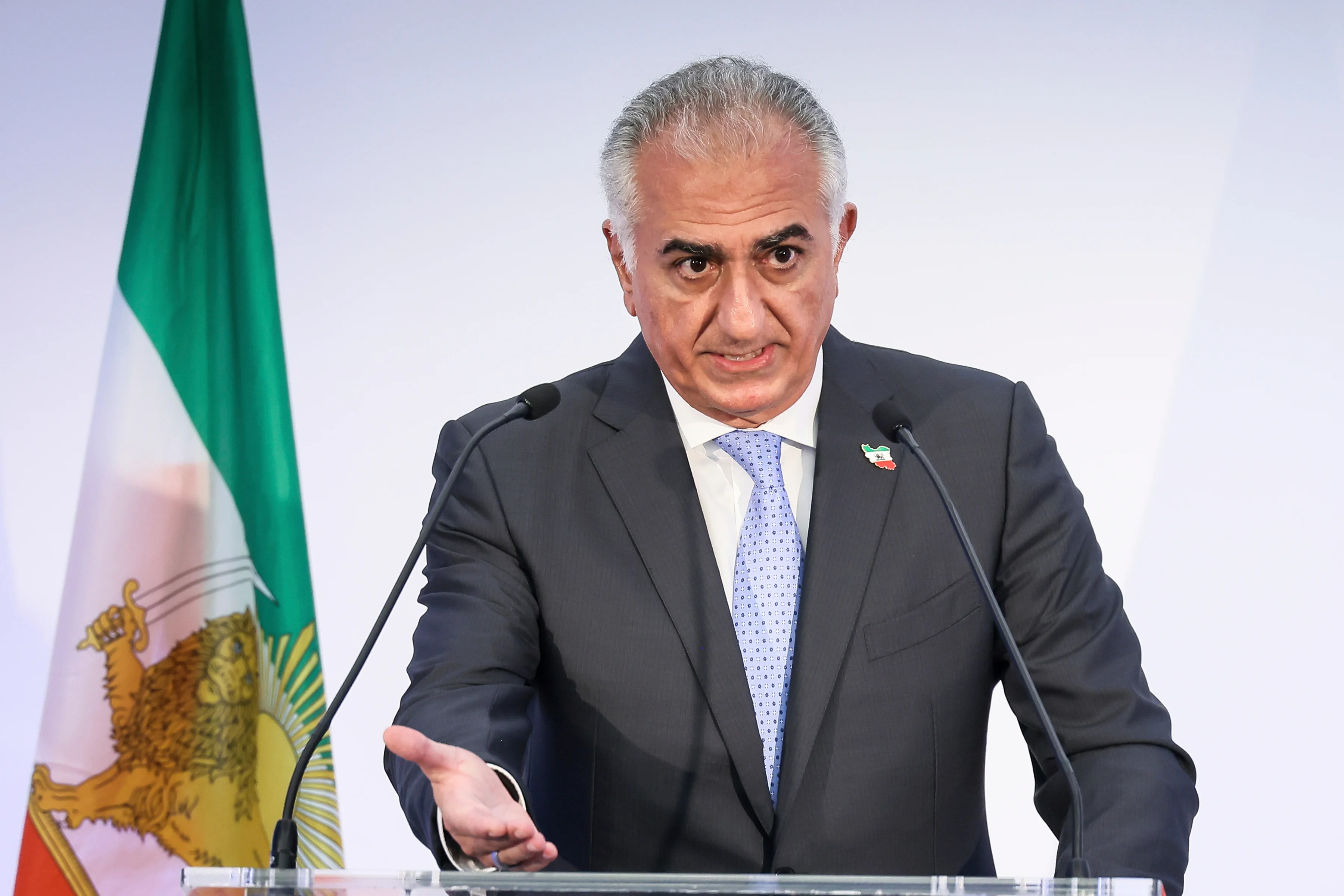 Exiled Prince Pahlavi Declares Iran Regime Near Collapse
