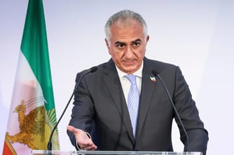 Exiled Prince Pahlavi Declares Iran Regime Near Collapse