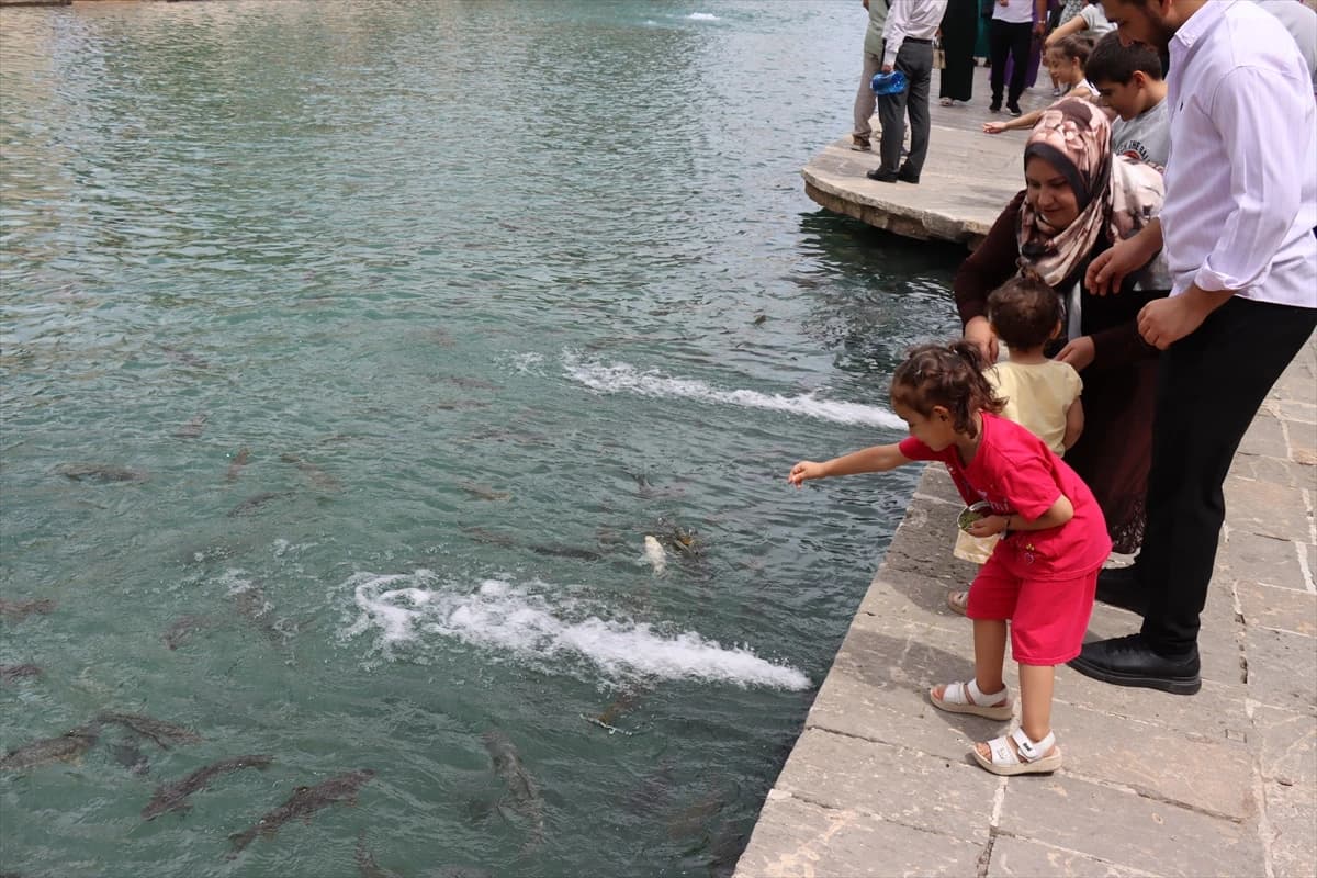Balıklıgöl'e yoğun rağbet sürüyor