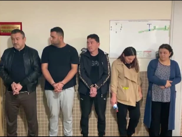 Cumhurbaşkanlığı sanatçısını dolandıran vize çetesine operasyon