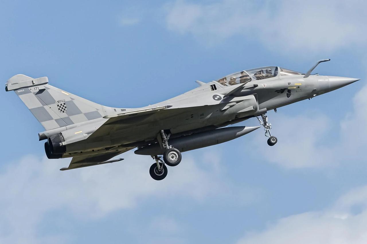 Hırvatistan, son Rafale savaş uçağını teslim aldı