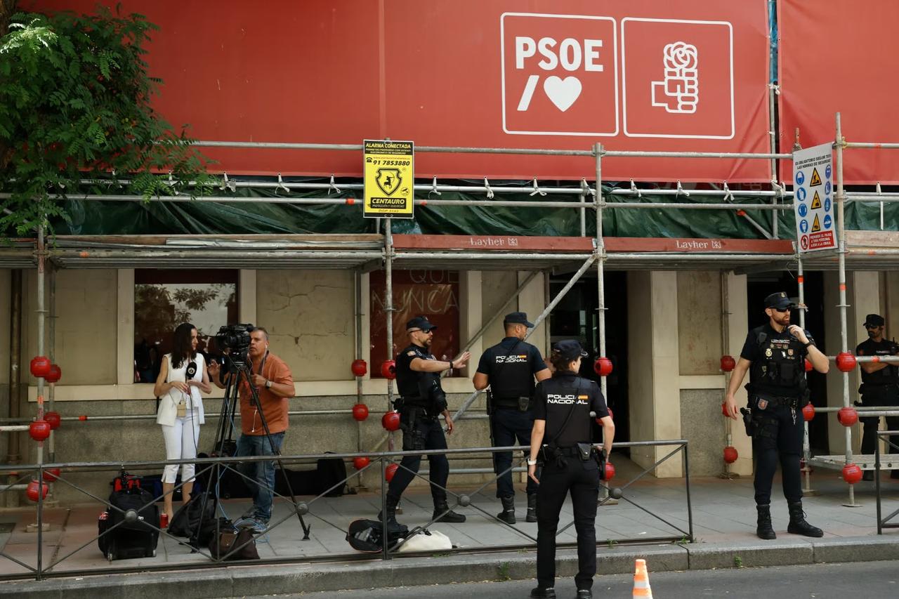İspanya'da iktidar partisine baskın