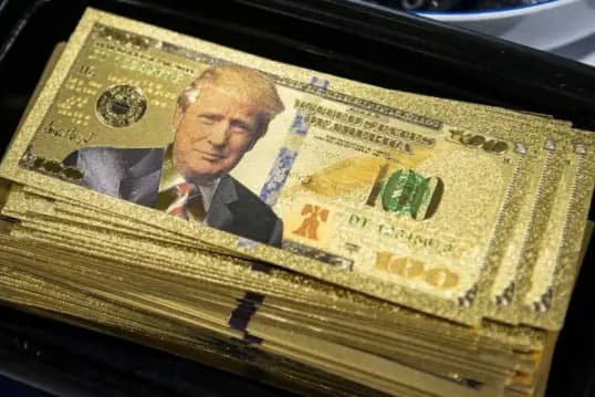 Trump portresi paraya basılıyor