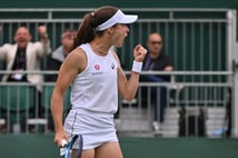 Varşova'da Zeynep Sönmez rüzgarı: Milli raket, rakibini set vermeden geçti ve son 16'ya adını yazdırdı