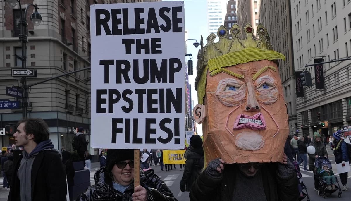 Milyonlarca ABD'li Trump'a "Kral değilsin" demek için sokağa çıktı