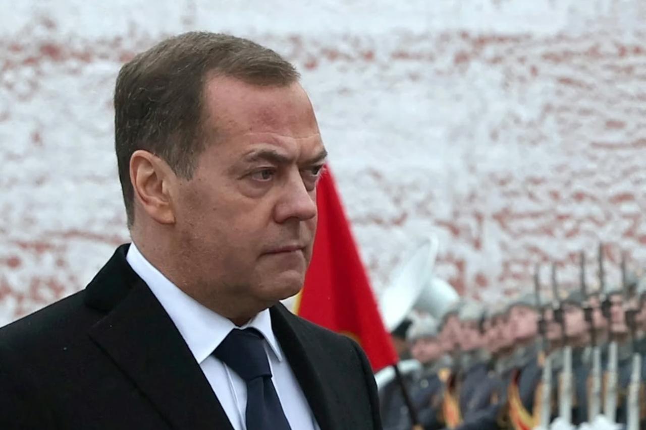 Medvedev Finlandiya'yı tehdit etti