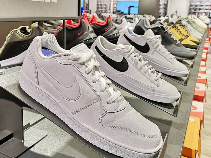 Nike’tan Trump’a: Ayakkabı stokları tükenmek üzere