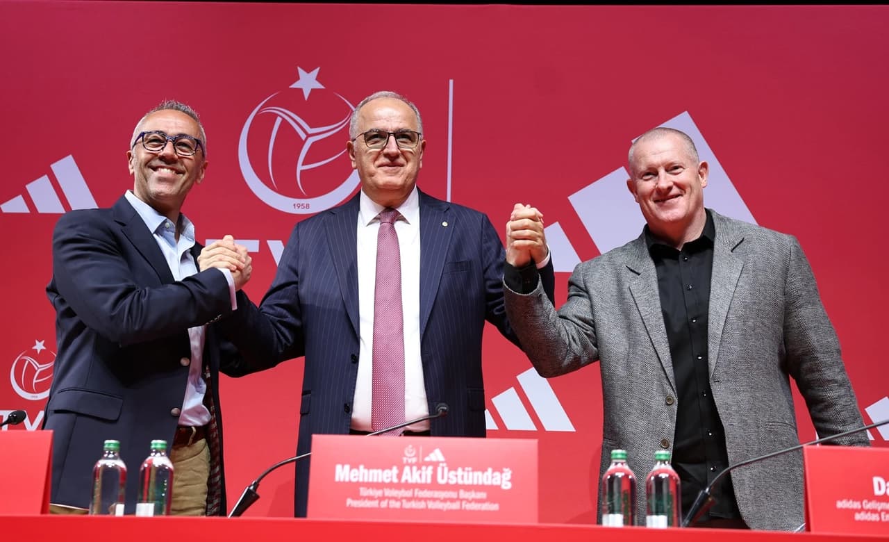 Voleybol milli takımlar yeni sezon formaları tanıtıldı: TVF ve adidas'tan iş birliği