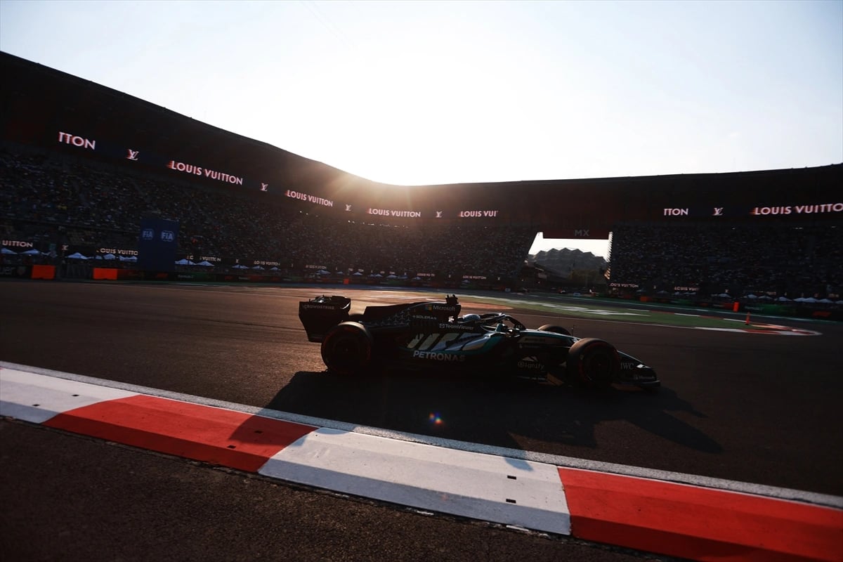 F1 Meksika GP'sinde antrenman zamanı 