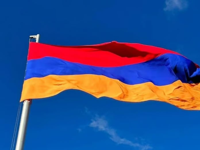 Ermenistan pasaportlardaki vize mühründen Ağrı Dağı'nı kaldırdı