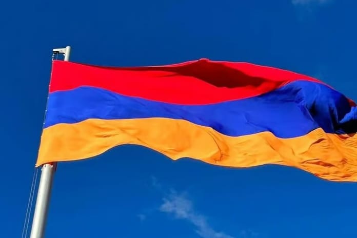 Ermenistan pasaportlardaki vize mühründen Ağrı Dağı'nı kaldırdı