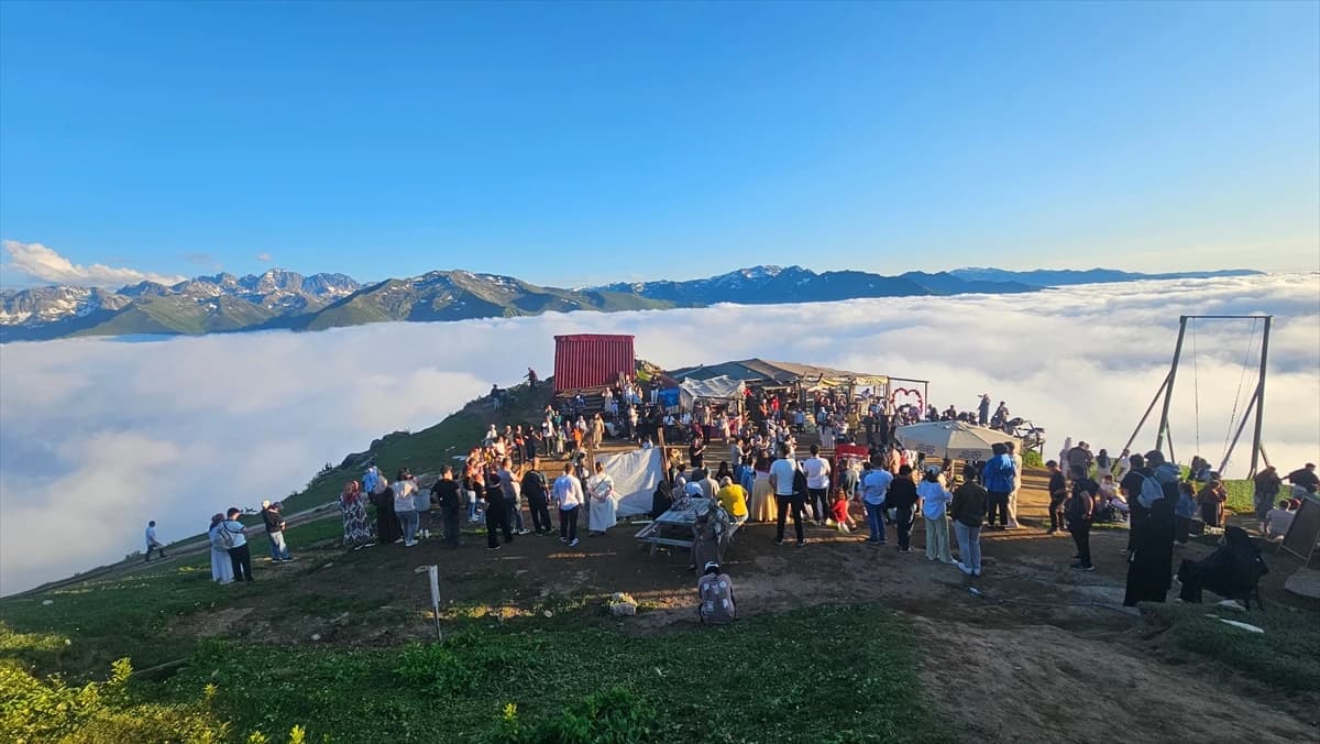Rize'den gökyüzüne köprü: Huser Yaylası