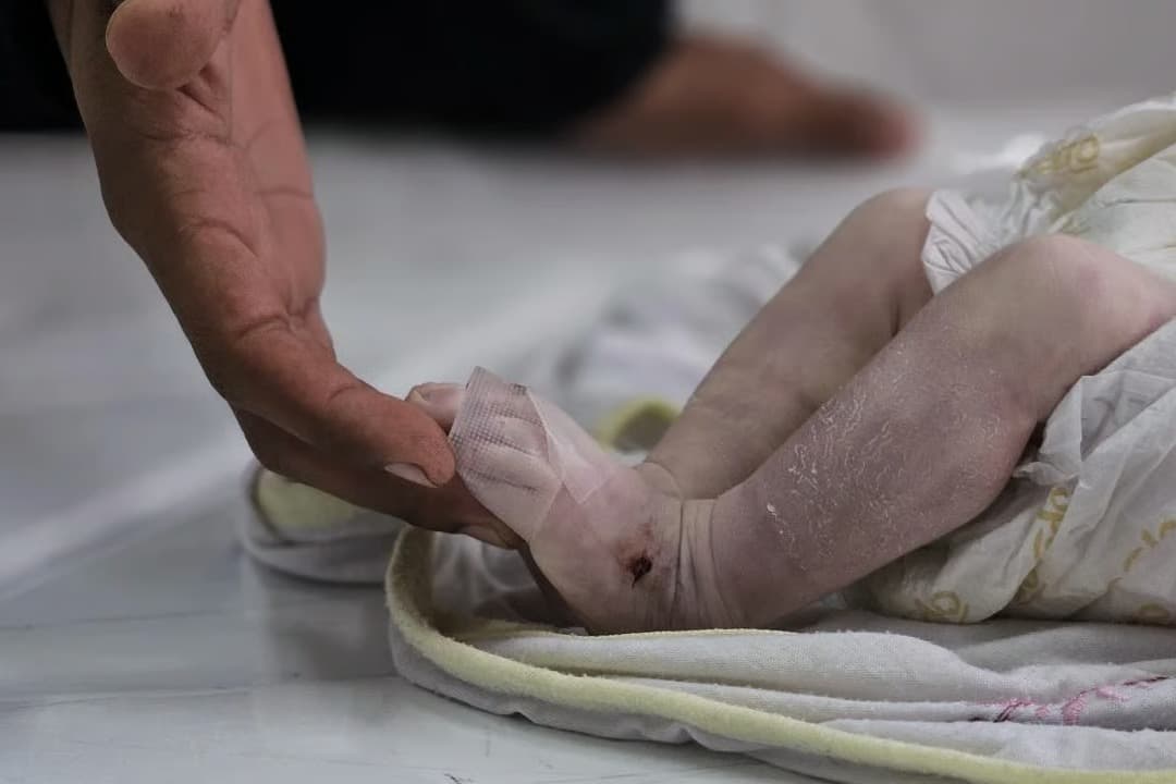 Gazze'de 12 günlük bebek soğuktan öldü