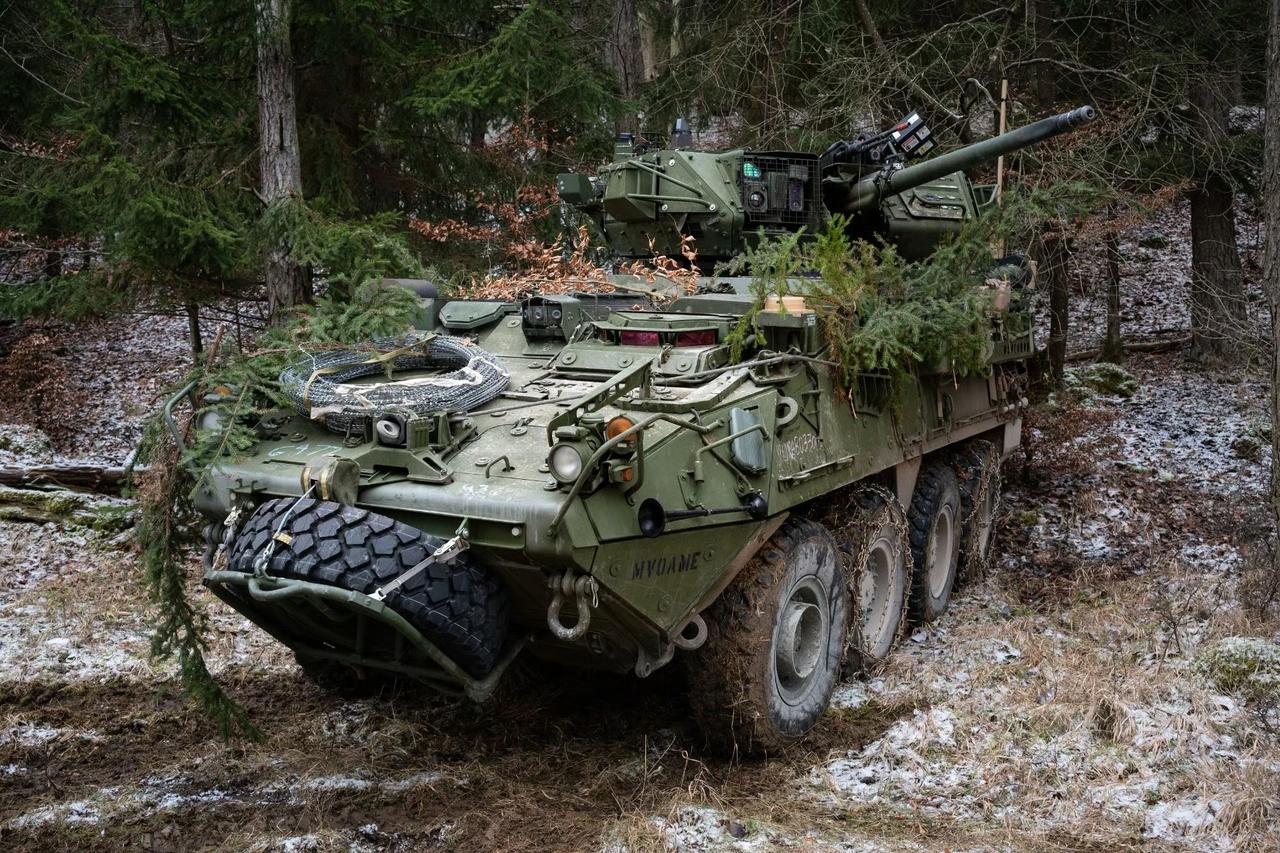 Bulgaristan ilk Stryker zırhlı araçlarını teslim aldı