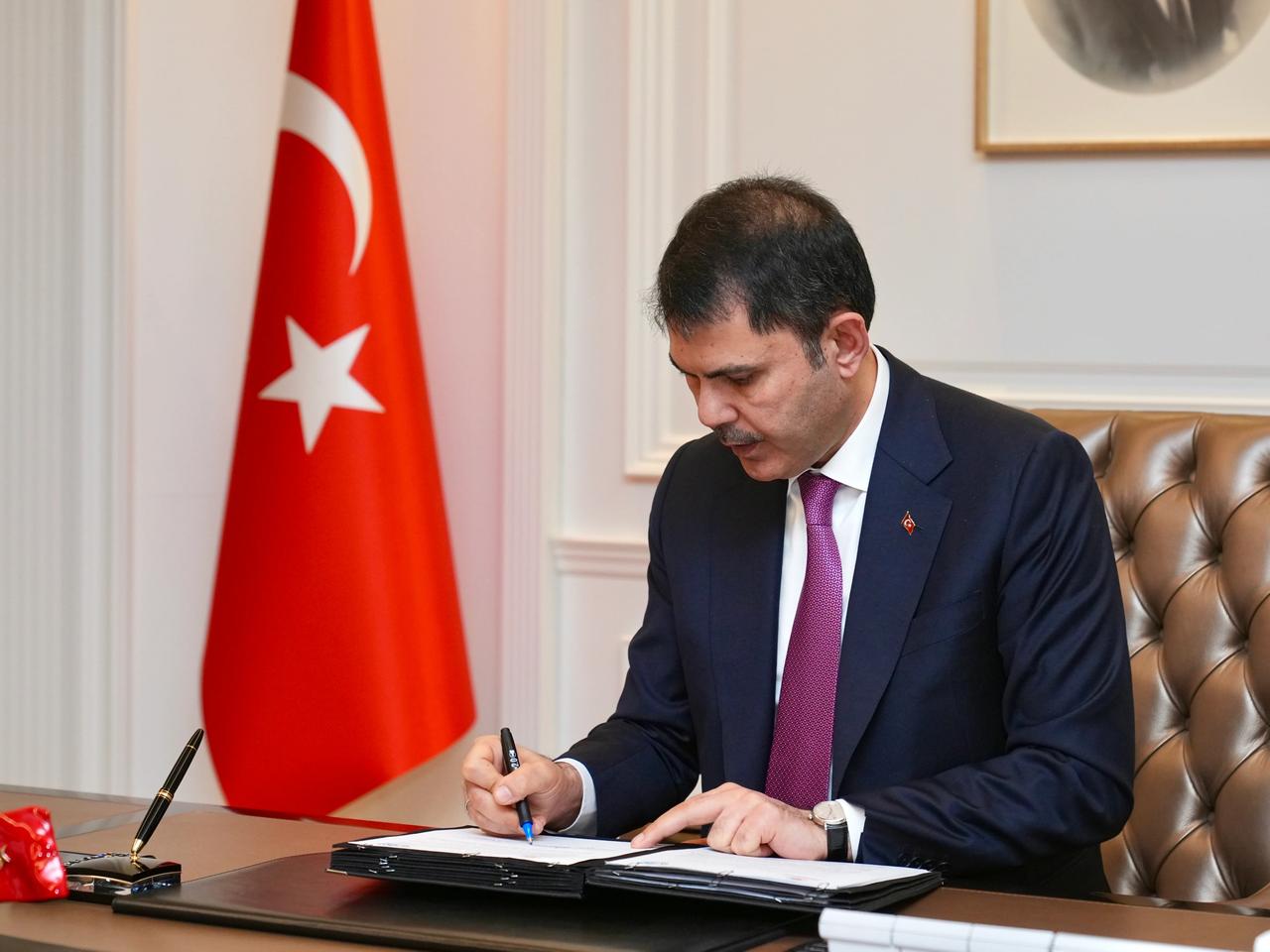 Bakan Murat Kurum'dan 'Yarısı Bizden' paylaşımı