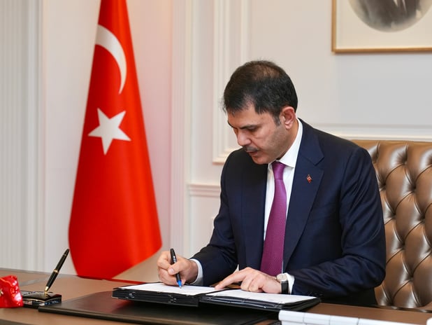 Bakan Kurum, "Yarısı Bizden" kampanyasıyla kentsel dönüşüm çağrısında bulundu