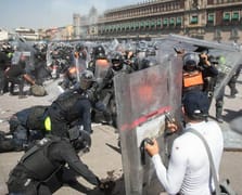 Meksika'da "Z Kuşağı" protestosu çatışmaya dönüştü