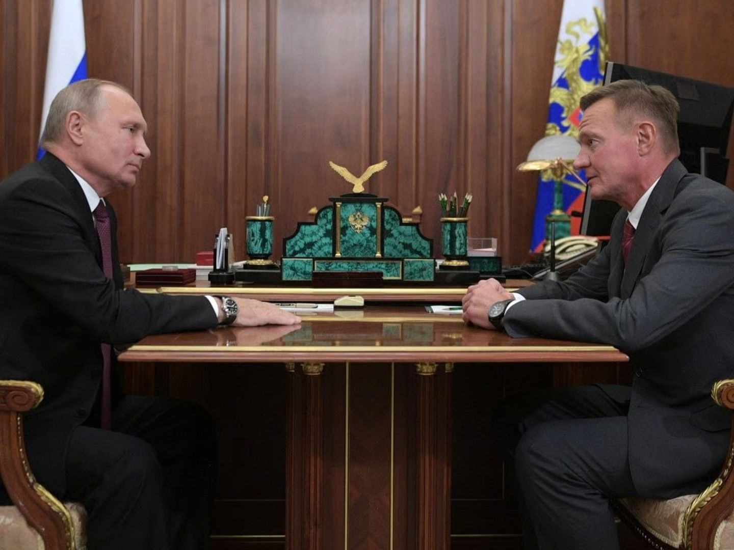 Putin'in görevden aldığı bakan arabasında ölü bulundu