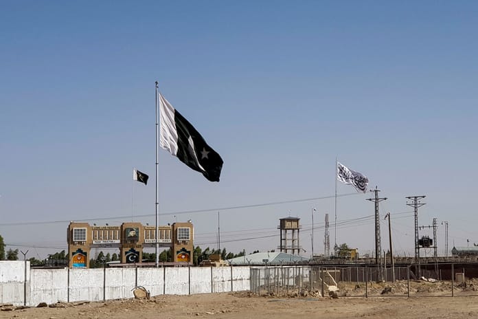 Pakistan - Afganistan sınırında şiddetli çatışma: 5 sivil hayatını kaybetti