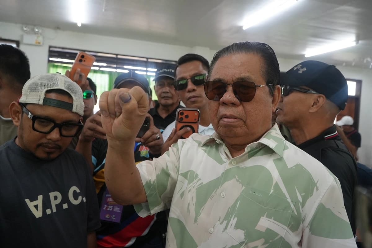Filipinler'in güneyinde Moro halkı özerklik sonrası bölgede ilk kez sandık başına gitti