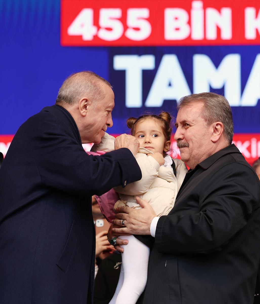 Afetzede aileler yeni yuvalarına kavuştu