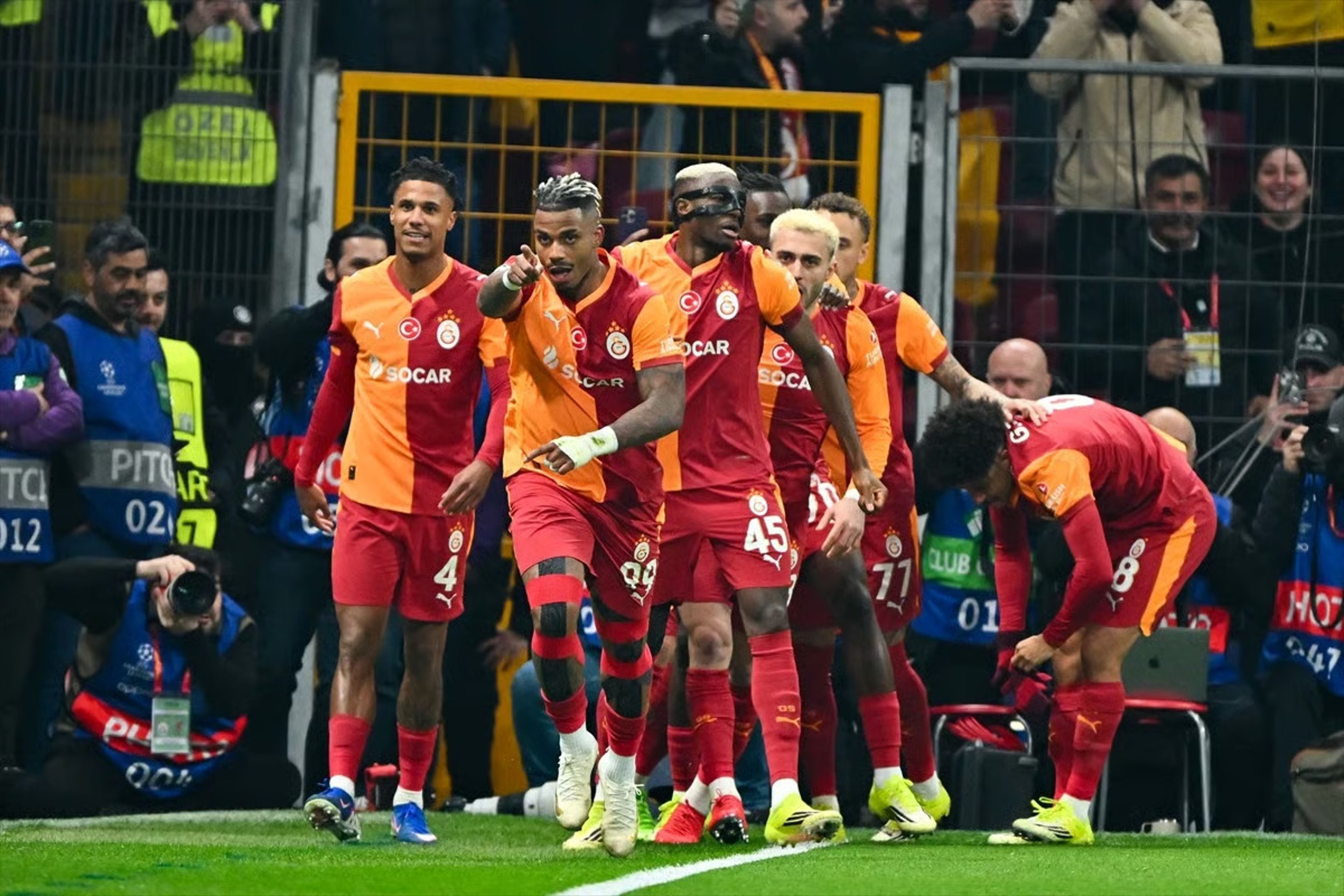 Galatasaray Devler Ligi'nde avantajı kaptı: Liverpool’u tek golle geçti