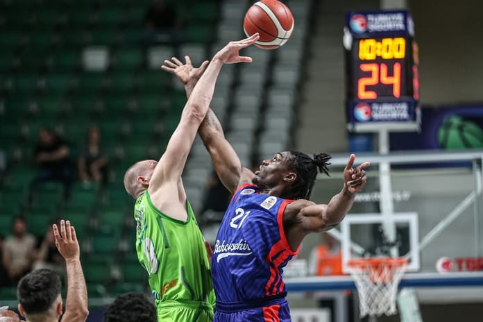 Basketbol Süper Ligi play-offları başladı: Tofaş ve Fenerbahçe serilerde öne geçti
