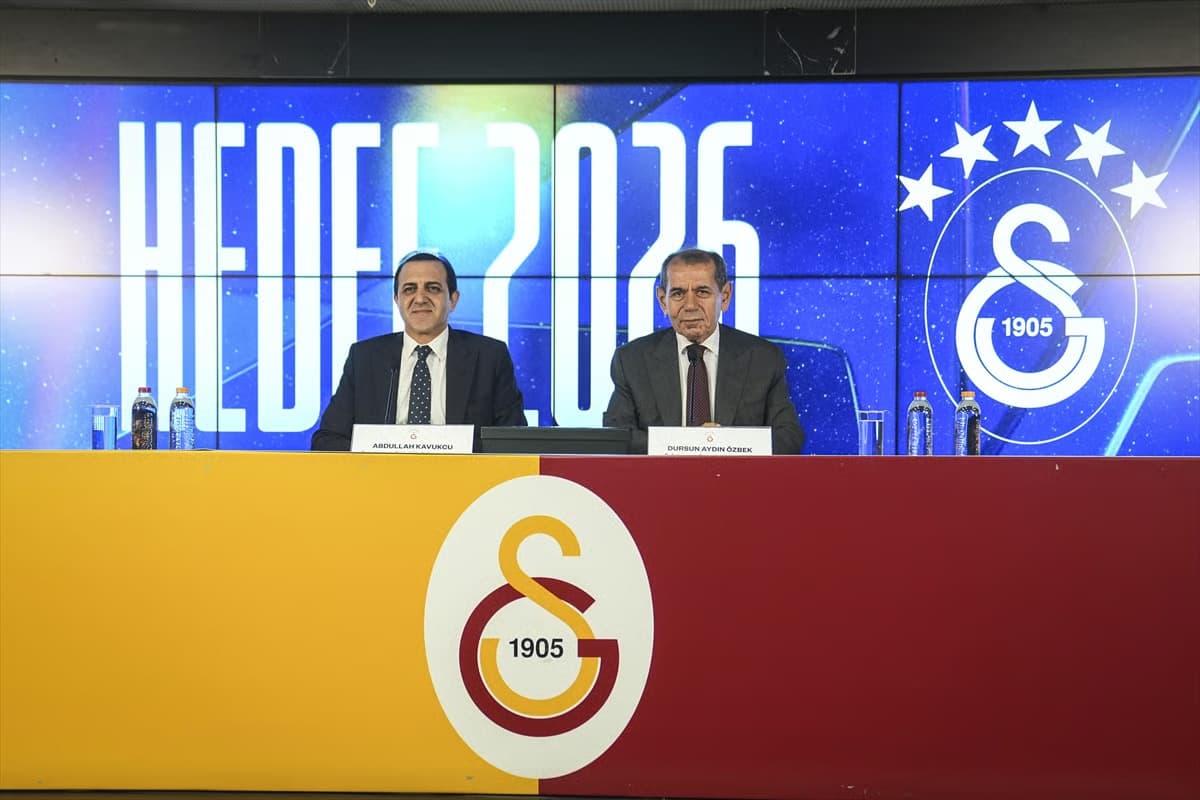 Dursun Özbek açıkladı: Lazio maçında imza töreni ve forma lansmanı
