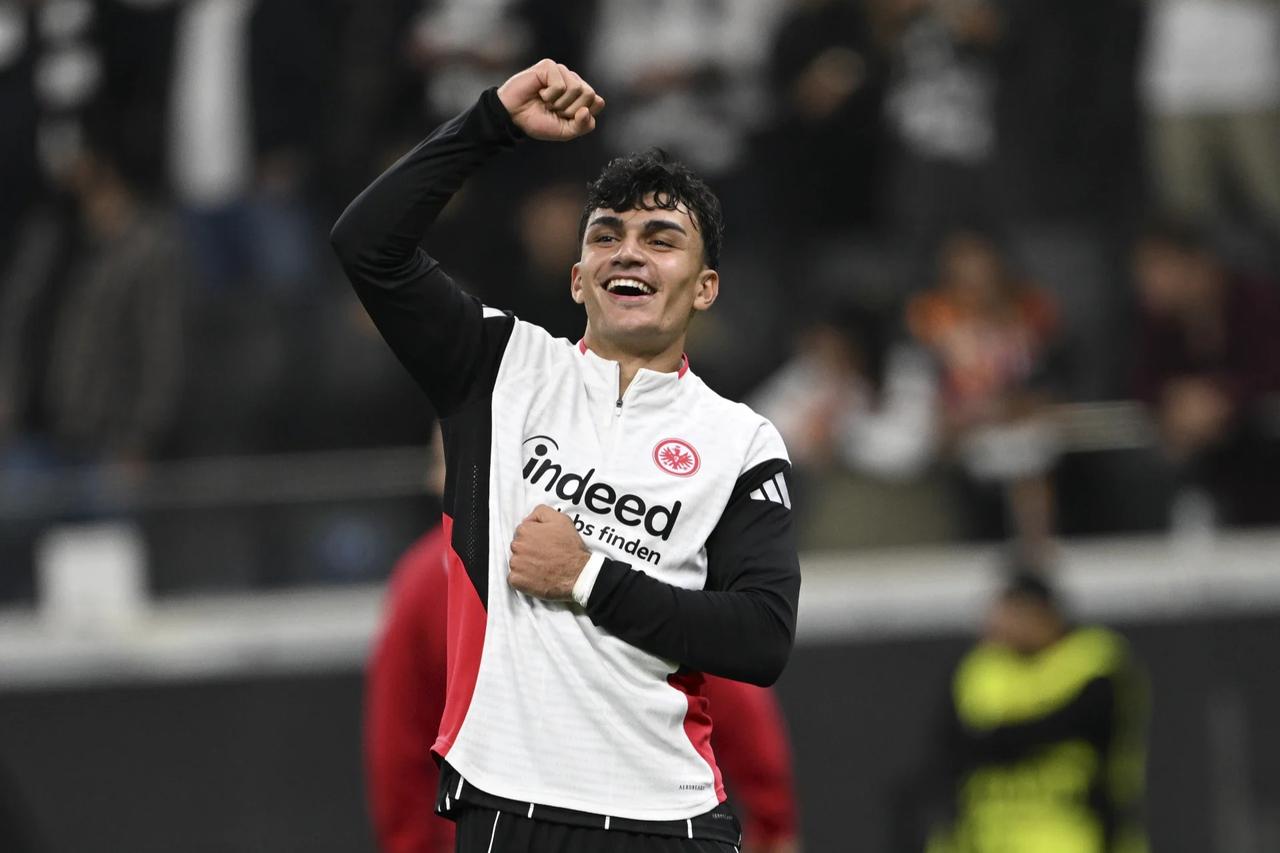 Can Uzun İçin Frankfurt'tan ayrılık senaryoları başladı: Avrupa'nın üç büyük ligi devrede