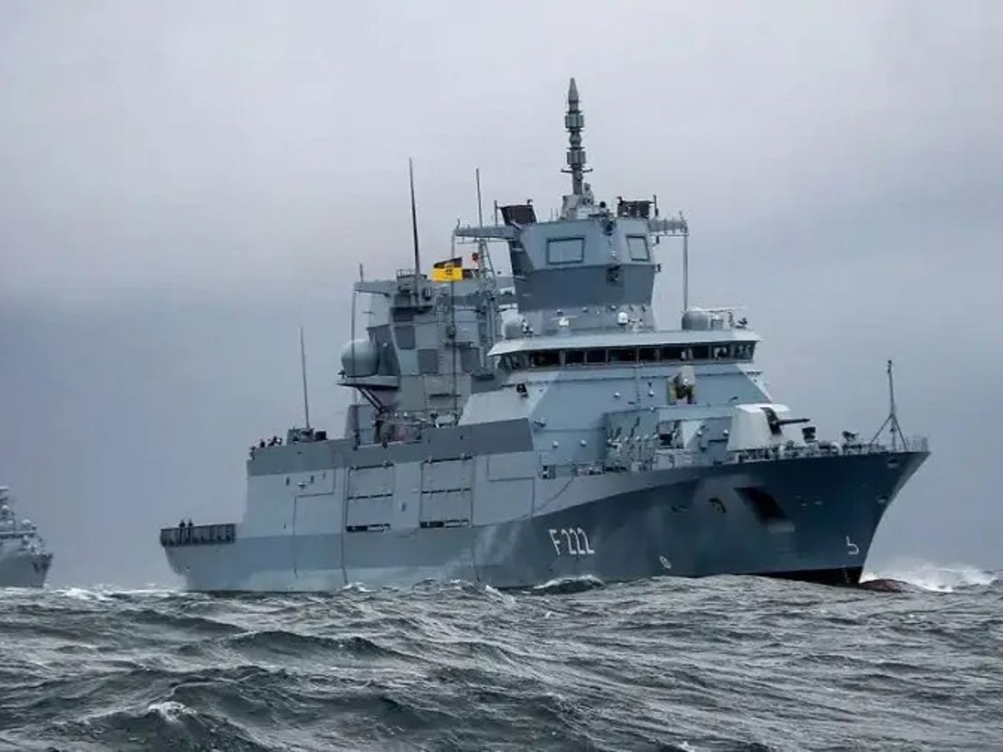 Alman Donanması, deniz tabanlı IRIS-T SLM hava savunma sistemini başarıyla test etti
