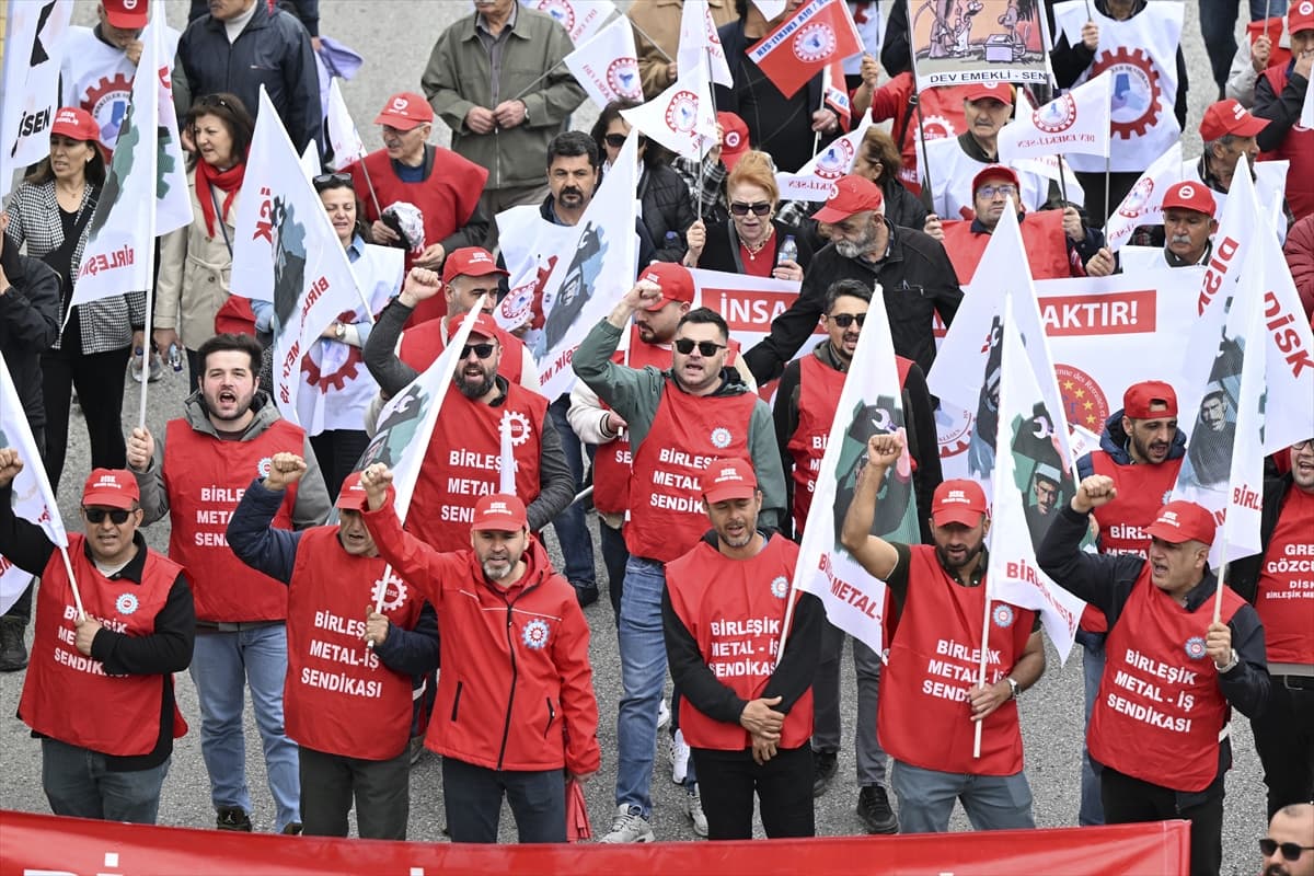 Başkentte 1 Mayıs böyle kutlandı! Doruk Madencilik işçileri de meydandaydı