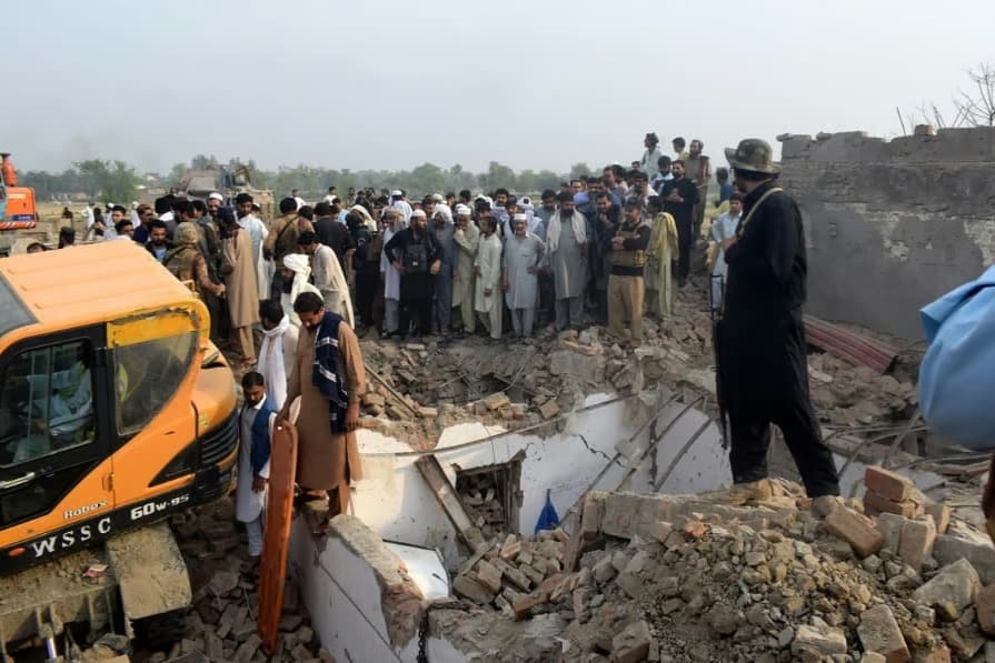 Pakistan’da polis noktasına intihar saldırısı: 15 polis öldü