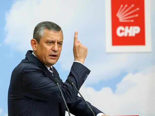 CHP'de 'Kılıçdaroğlu'na yakın' isimlere ihraç depremi