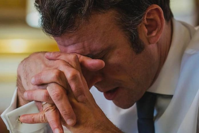 Macron son 50 yılın en popüler olmayan Fransa Cumhurbaşkanı oldu