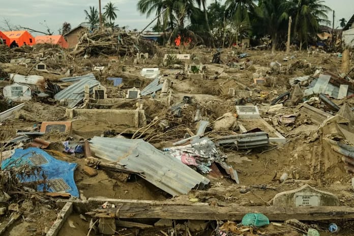 Endonezya'da meydana gelen sel felaketinde bilanço artıyor