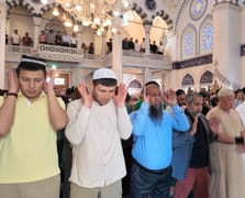 Tokyo Camii’nde yoğun katılım nedeniyle bayram namazı 3 kez kılındı