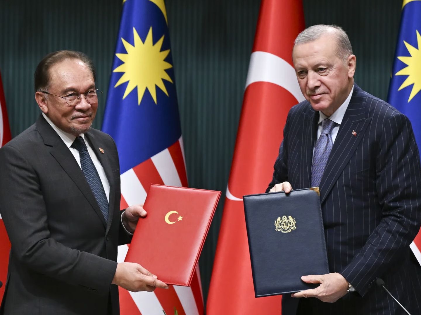 Malezya Başbakanı'ndan övgü dolu Türkiye açıklaması: Ankara öğretici rol oynuyor