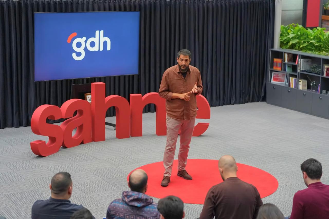  "Değerlerine saldırıldığında susan insan, posaya dönüşür"