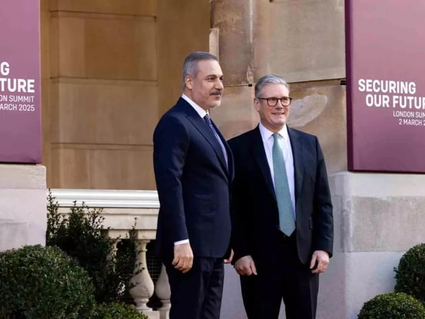 Arab News: Türkiye'nin artan küresel rolü ve İngiltere