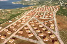 Kahramanmaraş'ta göl manzaralı köy evleri tamamlandı