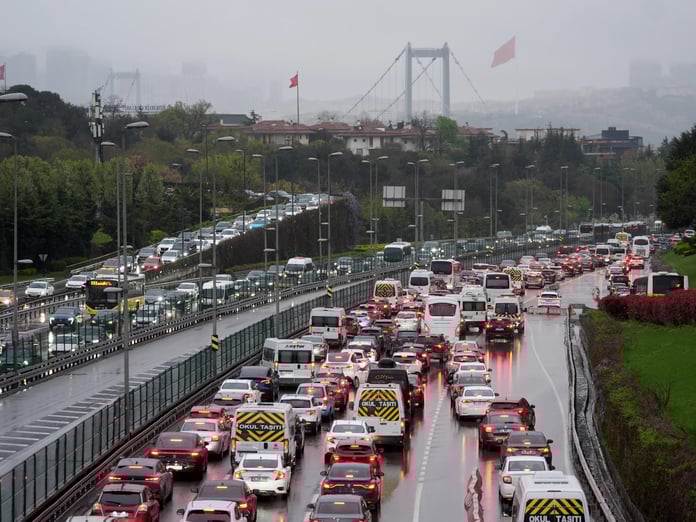 İstanbullular geçen yıl trafikte 105 saat kaybetti