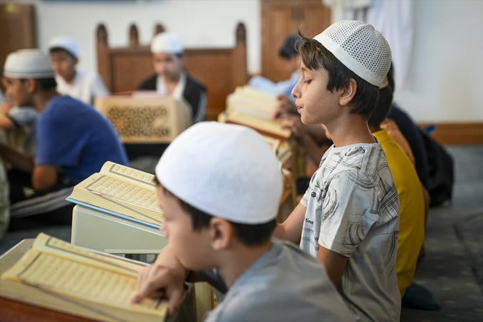 İstanbul'da yaz Kur'an kurslarına 250 binden fazla öğrenci katıldı