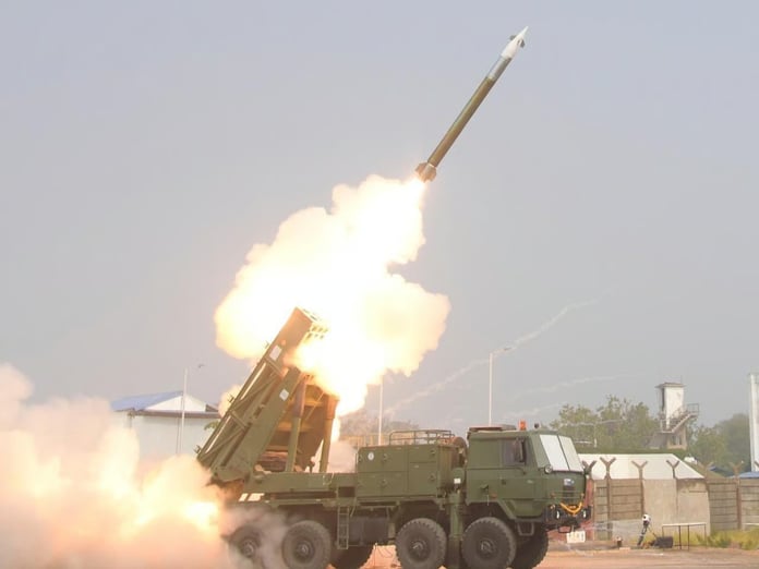 Hindistan, Pinaka uzun menzilli güdümlü roketini başarıyla test etti