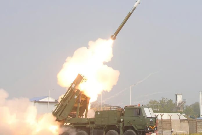 Hindistan, Pinaka uzun menzilli güdümlü roketini başarıyla test etti